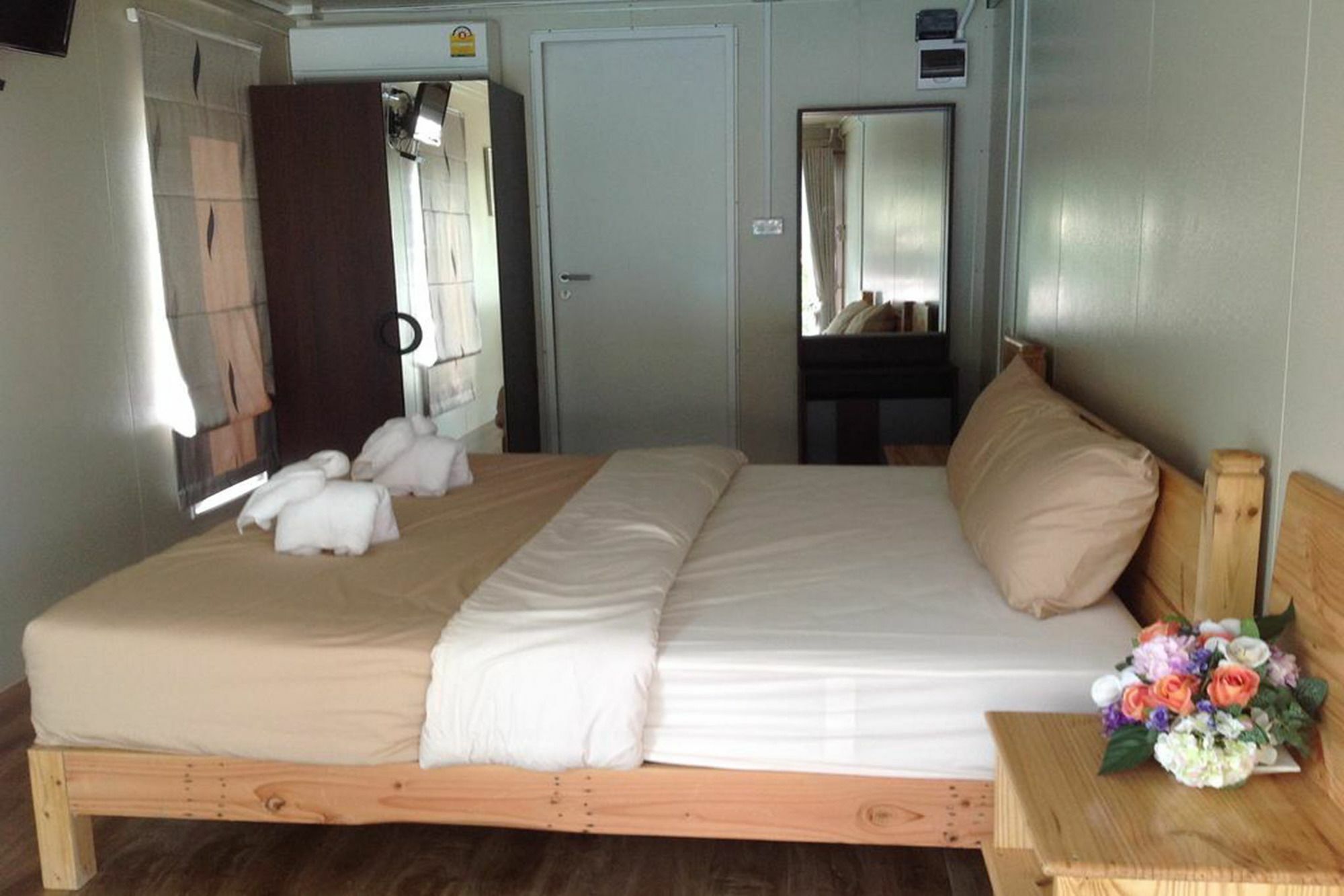 Check In And Chill Out Hotel Ban Laem Sok Exterior photo